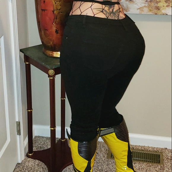 Distessed Black Jeans - Picture 2 of 8